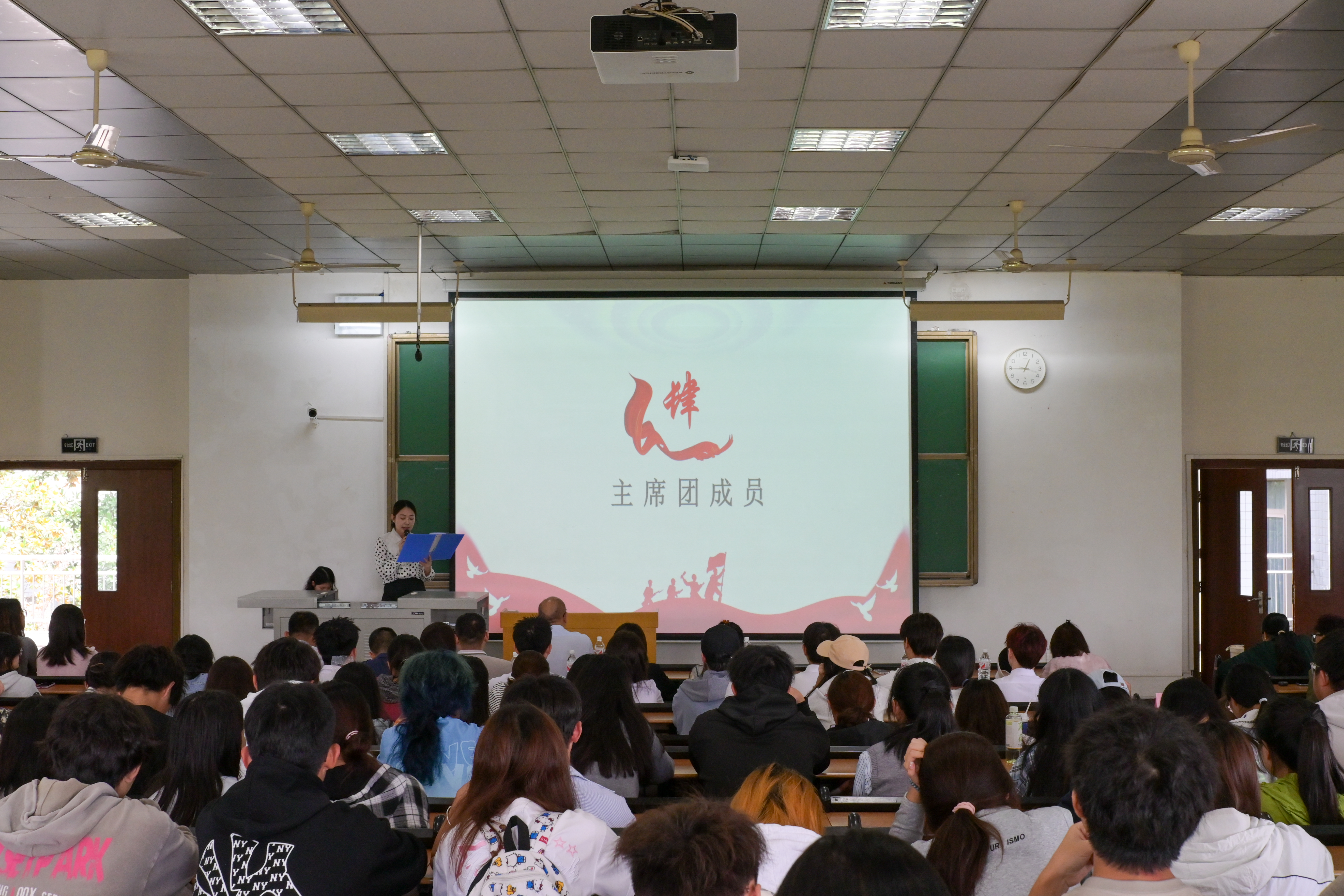 IPXi_1760613585041079410.jpg 20251016公司团学组织开展2025-2026学年第一次全体例会03.jpg